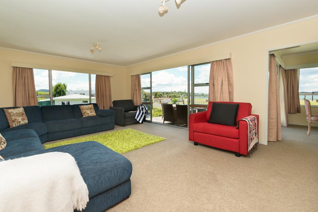 Waitangi Beach House 객실 사진